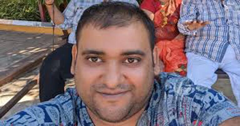 প্রেমিকার বাড়ি থেকে ফিরেই গলায় দড়ি